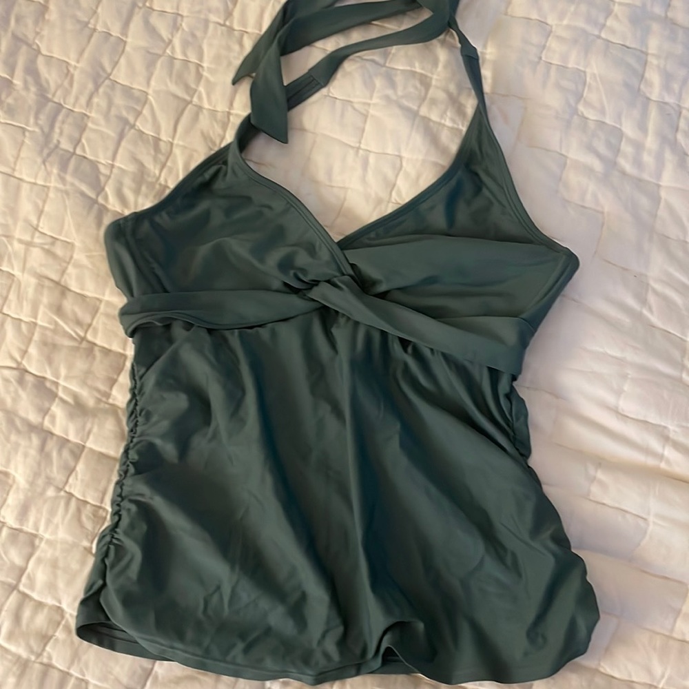 Athleta maternity swim top, 36 b/c